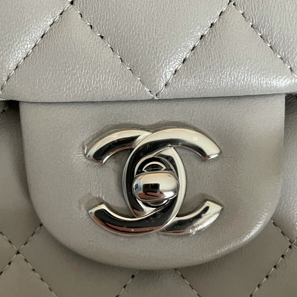 NEW 21B Chanel Grey Classic Mini Square SHW Lamb - Picture 4 of 14